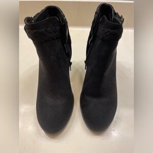 Soda chunky heel black suede ankle boots. Size 6